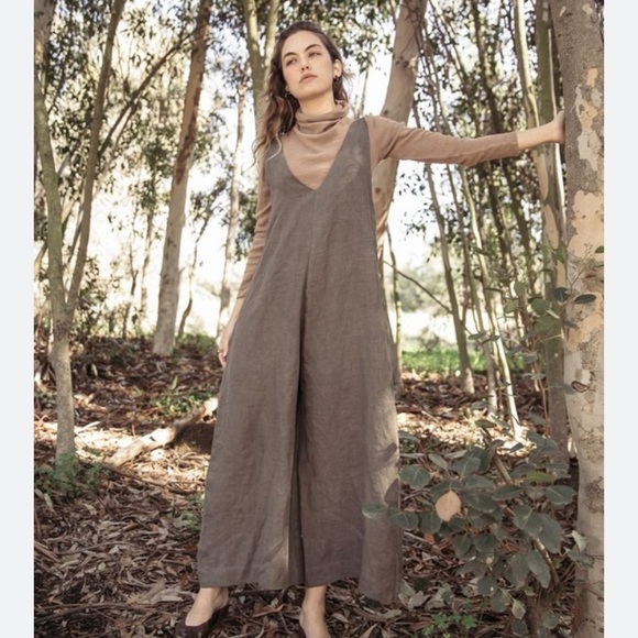 OZMA Pants - Ozma of California Vanessa Jumpsuit, 100% linen, Tan Greenish Size M Medium